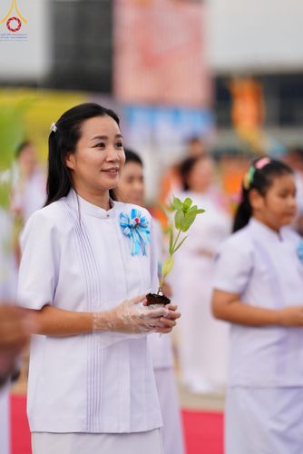 ภาพ No.160411:พิธีปลูกต้นทรัพย์บานชื่น ณ ลานธรรม พระมหาธรรมกายเจดีย์ วัดพระธรรมกาย จ.ปทุมธานี วันพฤหัสบดีที่ 10 ตุลาคม พ.ศ. 2567