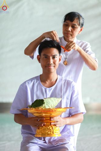 ภาพ No.140249:พิธีตัดปอยผมและปลงผม โครงการอุปสมบทหมู่ธรรมทายาท ระดับอุดมศึกษา รุ่นที่ 51 ภาคฤดูฝน วันเสาร์ที่ 8 มิถุนายน พ.ศ.2567 ณ มหารัตนวิหารคด 9 วัดพระธรรมกาย