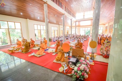 ภาพ No.251015:วันที่ 9 ตุลาคม พ.ศ. 2568 พิธีทอดกฐินสามัคคีทั่วไทย 30,000 วัด โดยคณะศิษยานุศิษย์ บูชาธรรม 81 ปี หลวงพ่อธัมมชโย ณ วัดห้วยน้ำริน ต.ร่องจิก อ.ภูเรือ จ.เลย