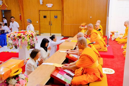 พิธีทอดกฐินสามัคคี "เพื่อสร้างทุกสิ่ง"  ณ วัดพระธรรมกายมินเนโซตา สหรัฐอเมริกา วันอาทิตย์ที่ 12 พฤศจิกายน พ.ศ. 2566