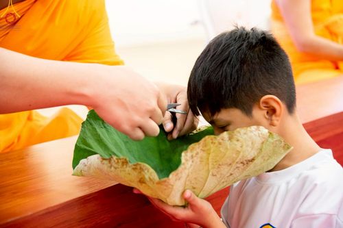 ภาพ No.213772:วันเสาร์ที่ 29 มีนาคม พ.ศ. 2568 พิธีตัดปอยผม ขอขมาผู้ปกครอง มอบบาตร-ผ้าไตร และพิธีบรรพชาสามเณร ณ ศูนย์ปฏิบัติธรรมจังหวัดระยอง (บ้านช่องลม) ต.บางบุตร อ.บ้านค่าย จ.ระยอง