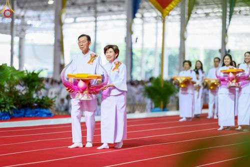 ภาพ No.177958:พิธีทอดผ้าป่าต้นสมบัติจักรพรรดิ ในวันอาทิตย์ที่ 1 ธันวาคม พ.ศ. 2567 ณ สภาธรรมกายสากล วัดพระธรรมกาย