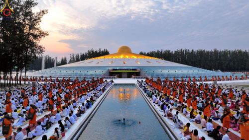ภาพ No.120302:พิธีต้อนรับพระธรรมยาตรา ในโครงการธรรมยาตรา กตัญญูบูชา มหาปูชนียาจารย์ พระมงคลเทพมุนี(สด จนฺทสโร) พระผู้ปราบมาร อนุสรณ์สถาน 7 แห่ง ปีที่ 12 วันที่ 28 มกราคม พ.ศ. 2567 ณ วัดพระธรรมกาย จ.ปทุมธานี (ชุดที่ 2)