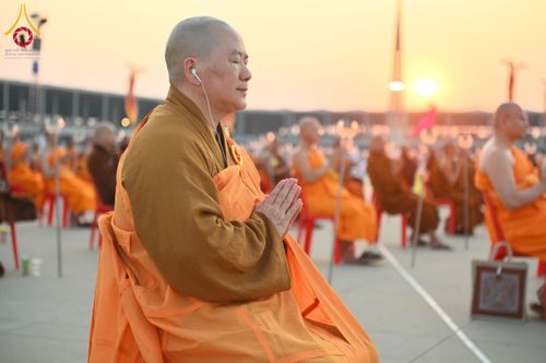 ภาพ No.207705:พิธีเวียนประทักษิณและจุดมาฆประทีป ในวันมาฆบูชา วันพุธที่ 12 กุมภาพันธ์ พ.ศ. 2568 ณ พระมหาธรรมกายเจดีย์ วัดพระธรรมกาย