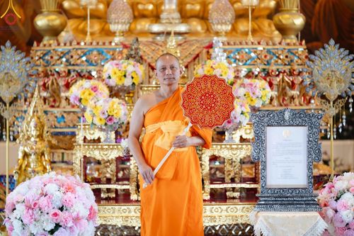 ภาพ No.124054:ผู้รักษาการแทนเจ้าอาวาสวัดมหาจุฬาลงกรณราชูทิศ เมตตาแต่งตั้งให้   “พระมหารณภพ โชติลาโภ” เจ้าอาวาสวัดพระธรรมกายลอนดอน ประเทศอังกฤษ ดำรงตำแหน่งฐานานุกรม ที่ “พระครูวินัยธร” ณ พระอุโบสถกลางน้ำ วัดมหาจุฬาลงกรณราชูทิศ