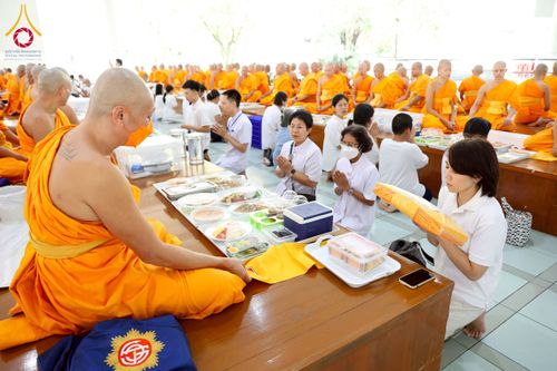 ภาพ No.243832:วันที่ 6 กันยายน พ.ศ. 2568 พิธีถวายภัตตาหารเมนูสวรรค์ เพื่อการบรรลุธรรม ณ หอฉันคุณยายอาจารย์ฯ วัดพระธรรมกาย