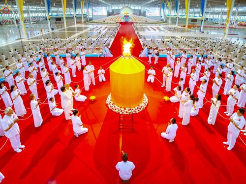 ภาพ No.242521:วันอาทิตย์ที่ 31 สิงหาคม พ.ศ. 2568 งานบุญวันอาทิตย์ พิธีจุดเทียนใจ ไฟนิรันด์ อนันตชัย ณ วัดพระธรรมกาย จ.ปทุมธานี