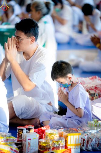 ภาพ No.150988:พิธีตักบาตร ในวันอาทิตย์ต้นเดือน วันที่ 1 กันยายน พ.ศ. 2567 ณ สภาธรรมกายสากล วัดพระธรรมกาย