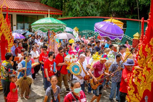 ภาพ No.171145:พิธีทอดกฐิน ณ วัดบ้านหัวนา อ.สนามชัยเขต จ.ฉะเชิงเทรา ในโครงการกฐินสามัคคีทั่วไทย 30,000 วัด บูชาธรรม 80 ปี หลวงพ่อธัมมชโย โดยคณะศิษยานุศิษย์วัดพระธรรมกาย วันที่ 27 ตุลาคม พ.ศ. 2567