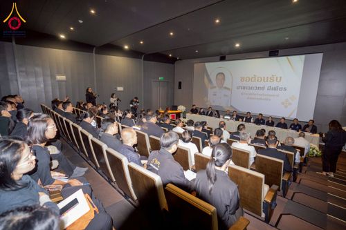 ภาพ No.271914:วันที่ 22 พฤศจิกายน พ.ศ. 2568 ผู้ว่าฯ ปทุมธานี ลงพื้นที่เยี่ยม “อำเภอคลองหลวง” พร้อมชมการเตรียมความพร้อมเทศกาลสวนดอกไม้ปทุมธานี “ทุ่งสวรรค์ ตะวันฉาย” ณ วัดพระธรรมกาย