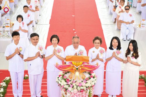 ภาพ No.175107:พิธีทอดกฐินสถาปนา แผ่นสิริฉะทะนะรัสมี(หลังคา) อาคาร 80 ปี หลวงพ่อธัมมชโย ณ ศูนย์ปฏิบัติธรรมวิหารแดง จ.สระบุรี วันเสาร์ที่ 9 พฤศจิกายน พ.ศ. 2567