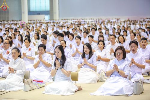 ภาพ No.188005:พิธีบูชาข้าวพระ วันขึ้นปีใหม่ 2568 ณ วัดพระธรรมกาย จ.ปทุมธานี วันที่ 1 มกราคม พ.ศ. 2568