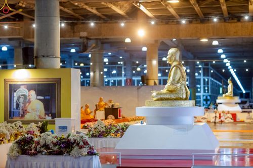 ภาพ No.244395:วันที่ 7 กันยายน พ.ศ. 2568 พิธีฉลองชัยสวดมนต์บทธัมมจักกัปปวัตตนสูตร 7,681,108,108 จบ ณ มหารัตนวิหารคด วัดพระธรรมกาย