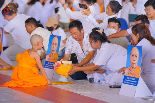 ภาพ No.134967:พิธีถวายบาตรแด่นาคธรรมทายาท ในโครงการบรรพชาสามเณรฟื้นฟูพระพุทธศาสนาทั่วไทย ณ สภาธรรมกายสากล วัดพระธรรมกาย จ.ปทุมธานี วันเสาร์ที่ 6 เมษายน พ.ศ. 2567