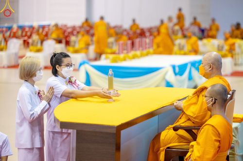 ภาพ No.88256:พิธีทอดผ้าป่าถวายทุนการศึกษาพระภิกษุสามเณรทั่วโลก, มอบโล่ผู้อุปถัมภ์มหาวิทยาลัยฯ ในวันครบรอบสถาปนา 20 ปี มหาวิทยาลัยธรรมกายแคลิฟอร์เนีย (DOU), พิธีถวายมหาสังฆทาน 108 รูป บูชาธรรมมหาปูชนียาจารย์ วันเสาร์ที่ 16 กันยายน พ.ศ. 2566 ณ ห้องแก้วสารพัดนึก1 วัดพระ