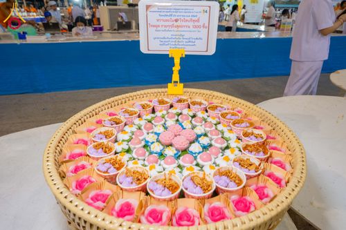 ภาพ No.305384:วันที่ 29 มกราคม พ.ศ. 2569 พิธีถวายภัตตาหารเป็นสังฆทาน แด่พระธรรมยาตรา ณ วัดพระธรรมกาย  จังหวัดปทุมธานี ในโครงการธรรมยาตรา กตัญญูบูชา มหาปูชนียาจารย์ พระมงคลเทพมุนี(สด จนฺทสโร) พระผู้ปราบมาร อนุสรณ์สถาน 7 แห่ง ปีที่ 14