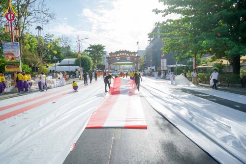 ภาพ No.314018:วันอาทิตย์ที่ 14 มีนาคม พ.ศ. 2569 ทำบุญเมืองหาดใหญ่ตักบาตรพระ 1,109 รูป เติมบุญใหญ่ หลังวิกฤตมหาอุทกภัย ณ ซุ้มประตูไชน่าทาวน์ ถนนศุภสารรังสรรค์ อ.หาดใหญ่ จ.สงขลา