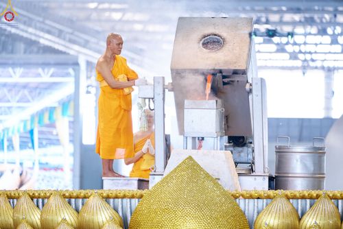 ภาพ No.77776:พิธีหล่อพระบรมพุทธเจ้า ทิศตะวันตก  วันอาทิตย์ที่ 19 มีนาคม พ.ศ. 2566 ณ วัดพระธรรมกาย จ.ปทุมธานี