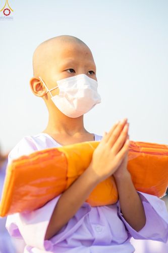 ภาพ No.79762:พิธีเวียนประทักษิณ ณ พระมหาธรรมกายเจดีย์ และพิธีวันทาเจดีย์ ในโครงการบรรพชาสามเณรฟื้นฟูพระพุทธศาสนาทั่วไทย วันเสาร์ที่ 8 เมษายน พ.ศ.2566