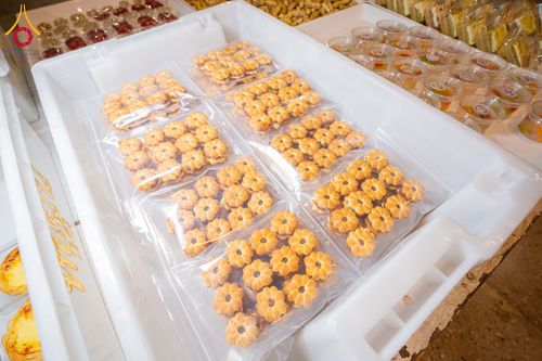 ภาพ No.303974:วันที่ 28 มกราคม พ.ศ. 2569 พิธีถวายภัตตาหารเป็นสังฆทาน แด่พระธรรมยาตรา ณ วัดพระธรรมกาย  จังหวัดปทุมธานี ในโครงการธรรมยาตรา กตัญญูบูชา มหาปูชนียาจารย์ พระมงคลเทพมุนี(สด จนฺทสโร) พระผู้ปราบมาร อนุสรณ์สถาน 7 แห่ง ปีที่ 14