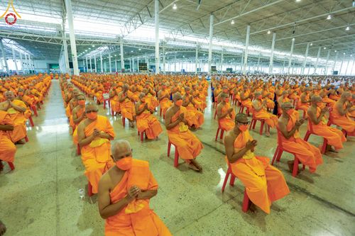 ภาพ No.105459:พิธีปฏิบัติธรรมและพิธีบูชาข้าวพระ ในวันจันทร์ที่ 1 มกราคม พ.ศ. 2567 ณ สภาธรรมกายสากล วัดพระธรรมกาย