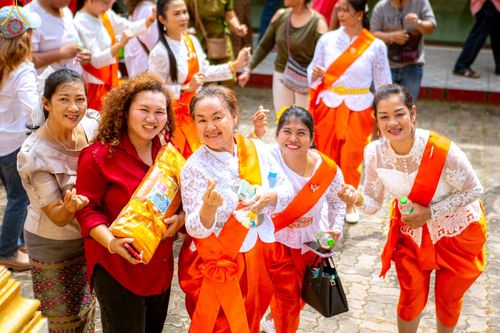 ภาพ No.171134:พิธีทอดกฐิน ณ วัดบ้านหัวนา อ.สนามชัยเขต จ.ฉะเชิงเทรา ในโครงการกฐินสามัคคีทั่วไทย 30,000 วัด บูชาธรรม 80 ปี หลวงพ่อธัมมชโย โดยคณะศิษยานุศิษย์วัดพระธรรมกาย วันที่ 27 ตุลาคม พ.ศ. 2567