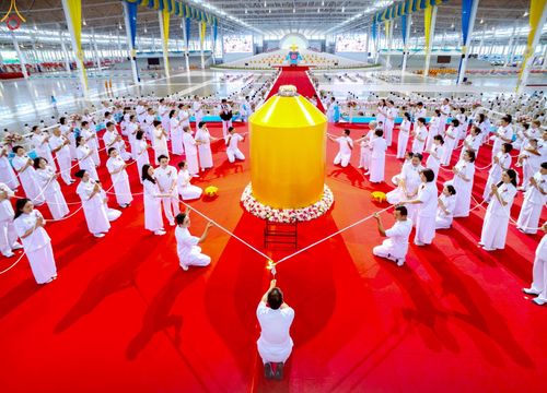 ภาพ No.240180:วันอาทิตย์ที่ 24 สิงหาคม พ.ศ. 2568 งานบุญวันอาทิตย์ พิธีจุดเทียนใจ ไฟนิรันด์ อนันตชัย ณ วัดพระธรรมกาย จ.ปทุมธานี