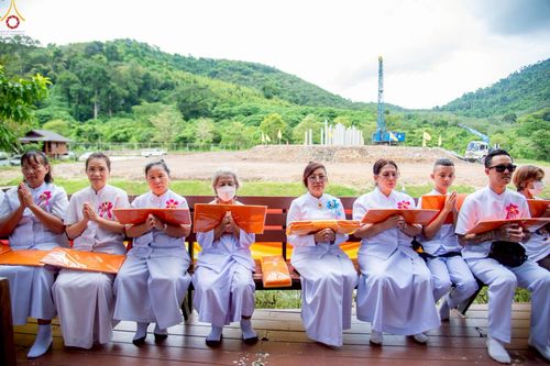 ภาพ No.261034:วันอังคารที่ 14 ตุลาคม พ.ศ. 2568 พิธีทอดกฐินสามัคคี "สร้างองค์พระเจดีย์เพื่อสร้างสันติภาพโลก" ขนาดหน้าตัก 10 เมตร ณ ศูนย์ปฏิบัติธรรมระยอง(บ้านช่องลม) ตำบลบางบุตร อำเภอบ้านค่าย จังหวัดระยอง