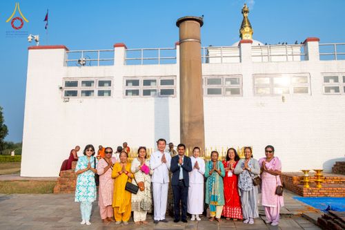 ภาพ No.212880:วันที่ 14 - 15 มีนาคม พ.ศ. 2568 คณะสงฆ์และสามเณรเดินธรรมยาตรา ในโครงการบวชสามเณรเนปาล 500 รูป ไปยังสถานที่รอบมายาเทวีและลุมพินีเกรด ณ ลุมพินี ประเทศเนปาล