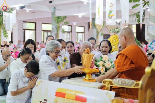 ภาพ No.164196:พิธีทอดกฐินวัดสามพราน จ.นครปฐม ในโครงการกฐินสามัคคีทั่วไทย 30,000 วัด บูชาธรรม 80 ปี หลวงพ่อธัมมชโย โดย คณะศิษยานุศิษย์วัดพระธรรมกาย วันที่ 20 ตุลาคม พ.ศ. 2567