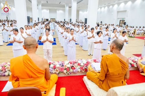 ภาพ No.221838:โครงการปฏิบัติธรรมอบรมศีลธรรม “บวชอุบาสิกาแก้ว” ถวายเป็นพระราชกุศลแด่พระบาทสมเด็จพระเจ้าอยู่หัว เนื่องในโอกาสมหามงคล “วันฉัตรมงคล”  ระหว่างวันที่ 2 – 4 พฤษภาคม 2568  ณ อาคาร 115 ปี คุณยายอาจารย์ฯ
