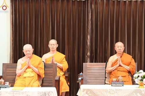 ภาพ No.87075:พิธีทักษิณานุปทานแด่บรรพชนตระกูลผ่องสวัสดิ์ และหมู่ญาติที่ล่วงลับไปแล้ว ณ มหาเจดีย์ทัตตชีโว ศูนย์อบรมเยาวชนกาญจนบุรี วันที่ 31 สิงหาคม พ.ศ. 2566