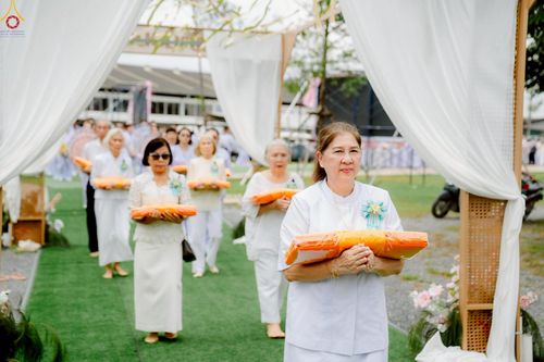 ภาพ No.266808:วันที่ 5 พฤศจิกายน พ.ศ. 2568 พิธีทอดกฐิน ณ อนุสรณ์สถานพระมงคลเทพมุนี  (สด จนฺทสโร) ผู้ค้นพบวิชชาธรรมกาย สถานที่ตั้งมโนปณิธานบวชตลอดชีวิต คลองบางนางแท่น ต.หอมเกร็ด อ.สามพราน จ.นครปฐม