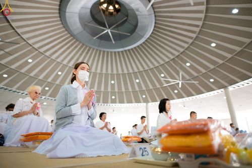 ภาพ No.104497:พิธีบุพเปตพลี ครั้งที่ 145 อุทิศบุญแด่หมู่ญาติที่ล่วงลับไปแล้ว และสืบทอดอายุพระพุทธศาสนา วันพุธที่ 27 ธันวาคม พ.ศ. 2566 (วันพระขึ้น 15 ค่ำ เดือน 12 ) ณ หอฉันคุณยายอาจารย์ฯ วัดพระธรรมกาย