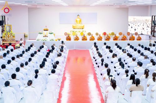 ภาพ No.275994:วันที่ 5 ธันวาคม พ.ศ. 2568 พสกนิกรอำเภอคลองหลวง พร้อมใจบำเพ็ญกุศลอุทิศถวาย “ในหลวงรัชกาลที่ 9” น้อมรำลึกในพระมหากรุณาธิคุณ เนื่องในวันคล้ายวันพระบรมราชสมภพ วันชาติ และวันพ่อแห่งชาติ ณ อาคารปลูกศรัทธา 2 วัดพระธรรมกาย อำเภอคลองหลวง จังหวัดปทุมธานี