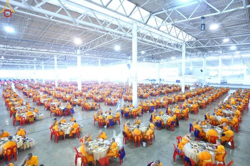 ภาพ No.161008:พิธีถวายภัตตาหารเมนูสวรรค์ ในพรรษาแห่งการเข้าถึงธรรม วันที่ 10 ตุลาคม พ.ศ. 2567 ณ สภาธรรมกายสากล วัดพระธรรมกาย