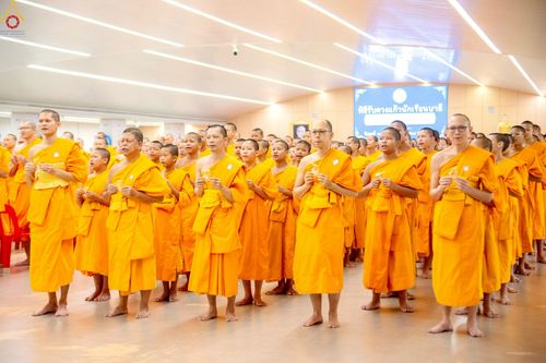 ภาพ No.246522:วันที่ 17 กันยายน พ.ศ. 2568 พิธีรับดวงแก้วนักเรียนบาลี "ดวงแก้วยกชั้นให้ลั่นจักรวาล" ณ ห้องเทวสภา วัดพระธรรมกาย