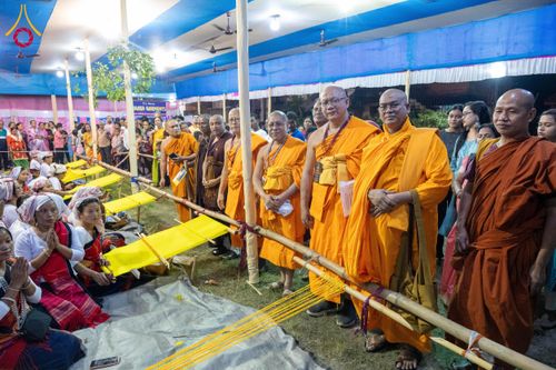 ภาพ No.179667:พิธีทอดกฐินสมทบ ณ วัดพุทธรัตนางกูร พิหาร (Bouddha Ratnangkur Bihar) เมืองกัลกัตตา ประเทศอินเดีย วันที่ 9 พฤศจิกายน พ.ศ. 2567