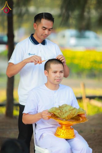 ภาพ No.135284:พิธีปลงผม ธรรมทายาท ระดับอุดมศึกษา รุ่นที่ 51 ภาคฤดูร้อน ณ วัดพระธรรมกาย จ.ปทุมธานี วันเสาร์ที่ 6 เมษายน พ.ศ. 2567