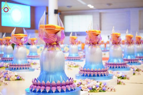 ภาพ No.134022:พิธีบูชาข้าวพระ  ในวันอาทิตย์ต้นเดือนที่ 7 เมษายน พ.ศ. 2567 ณ วัดพระธรรมกาย จ.ปทุมธานี