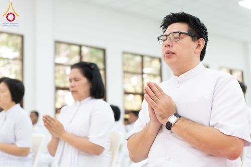 ภาพ No.194738:พิธีเจริญพระพุทธมนต์ และทำบุญตักบาตร ถวายพระราชกุศล แด่พระบาทสมเด็จพระเจ้าอยู่หัว เนื่องในโอกาสพระราชพิธีสมมงคล พระชนมายุเท่าพระบาทสมเด็จพระพุทธยอดฟ้าจุฬาโลกมหาราช สมเด็จพระปฐมบรมกษัตริยาธิราชแห่งพระราชวงศ์จักรี พุทธศักราช 2568 วันที่ 14 มกราคม พ.ศ. 2568