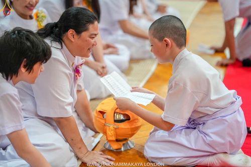 ภาพ No.149362:วัดพระธรรมกายลอนดอน สหราชอาณาจักร  ได้จัดพิธีบรรพชาสามเณรยุวธรรมทายาท  ในวันจันทร์ที่ 12 สิงหาคม พ.ศ. 2567
