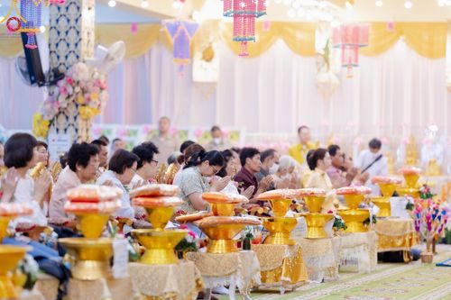 ภาพ No.164635:พิธีทอดกฐิน ณ วัดพูนพิมลราช อ.บางบัวทอง จ.นนทบุรี ในโครงการกฐินสามัคคีทั่วไทย 30,000 วัด บูชาธรรม 80 ปี หลวงพ่อธัมมชโย โดยคณะศิษยานุศิษย์วัดพระธรรมกาย วันที่ 20 ตุลาคม พ.ศ. 2567