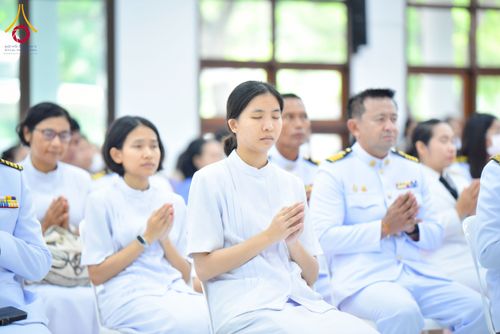 ภาพ No.227061:วันอังคารที่ 3 มิถุนายน พ.ศ. 2568 นายอำเภอคลองหลวง นำพสกนิกรรวมใจภักดิ์ สมเด็จพระนางเจ้าฯ พระบรมราชินี เนื่องในโอกาสวันเฉลิมพระชนมพรรษา ณ อาคารปลูกศรัทธา 2 วัดพระธรรมกาย อ.คลองหลวง จ.ปทุมธานี