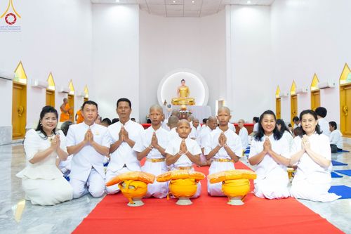 ภาพ No.101053:พิธีบรรพชาธรรมทายาท ในโครงการอุปสมบทบูชาธรรม มหาปูชนียาจารย์ พ.ศ. 2566 ณ วัดหนองไผ่ล้อม จ.ปราจีนบุรี วันที่ 2 ธันวาคม พ.ศ. 2566