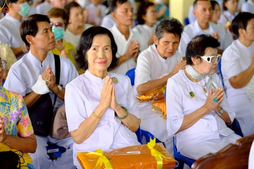 ภาพ No.254634:วันที่ 13 ตุลาคม พ.ศ. 2568 พิธีทอดกฐินสามัคคีทั่วไทย 30,000 วัด โดยคณะศิษยานุศิษย์ บูชาธรรม 81 ปี หลวงพ่อธัมมชโย ณ วัดจันทร์ใน แขวงบางคอแหลม เขตยานนาวา กรุงเทพมหานคร