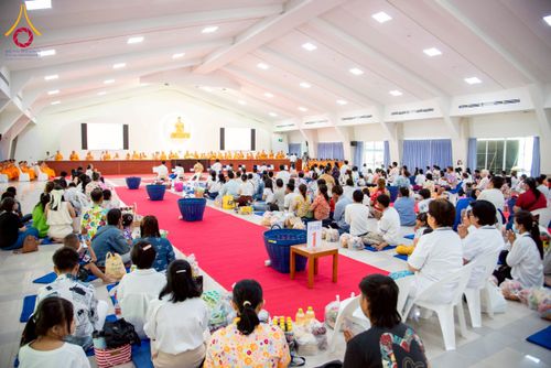 ภาพ No.218029:วันอาทิตย์ที่ 13 เมษายน พ.ศ. 2568 พิธีตักบาตรฉลองสามเณรใหม่ 75 รูป เนื่องในวันสงกรานต์ (โครงการบรรพชาสามเณรฟื้นฟูพระพุทธศาสนาทั่วไทย ประจำปีพุทธศักราช 2568) ณ ศูนย์ปฏิบัติธรรมระยอง(บ้านช่องลม) ตำบลบางบุตร อำเภอบ้านค่าย จังหวัดระยอง
