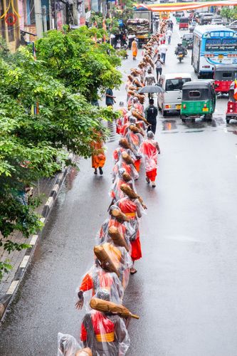 ภาพ No.140912:PhotoStory มหาศรัทธา ธรรมยาตราศรีลังกา EP.5 โครงการสยาม-ลังกา ธรรมยาตรา ฉลองเทศกาลวิสาขบูชาแห่งชาติ ศรีลังกา บูชาธรรม 80 ปีหลวงพ่อธัมมชโย เส้นทางจาก เมืองดัมบูลลา ไปยัง เมืองมาตะเล ตั้งแต่วันที่ 17-20 พฤษภาคม พ.ศ.2567