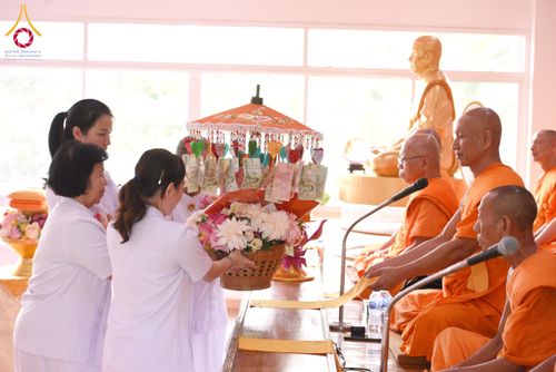 ภาพ No.172759:พิธีทอดกฐิน ศูนย์ปฏิบัติธรรมบ้านแก้วเรือนธรรม อ.เฉลิมพระเกียรติ จ.สระบุรี ในโครงการกฐินสามัคคีทั่วไทย 30,000 วัด บูชาธรรม 80 ปี หลวงพ่อธัมมชโย โดยคณะศิษยานุศิษย์วัดพระธรรมกาย วันที่ 26 ตุลาคม พ.ศ. 2567