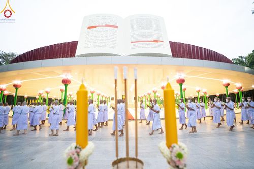 ภาพ No.112265:พิธีบรรพชาอุปสมบท โครงการอุปสมบทหมู่บูชาธรรม 115 ปี คุณยายอาจารย์ฯ, โครงการอุปสมบทหมู่ธรรมทายาท ระดับอุดมศึกษา รุ่นที่ 50 ภาคฤดูหนาว ณ โบสถ์พระไตรปิฎก วัดพระธรรมกาย จ.ปทุมธานี วันเสาร์ที่ 13 มกราคม พ.ศ. 2567